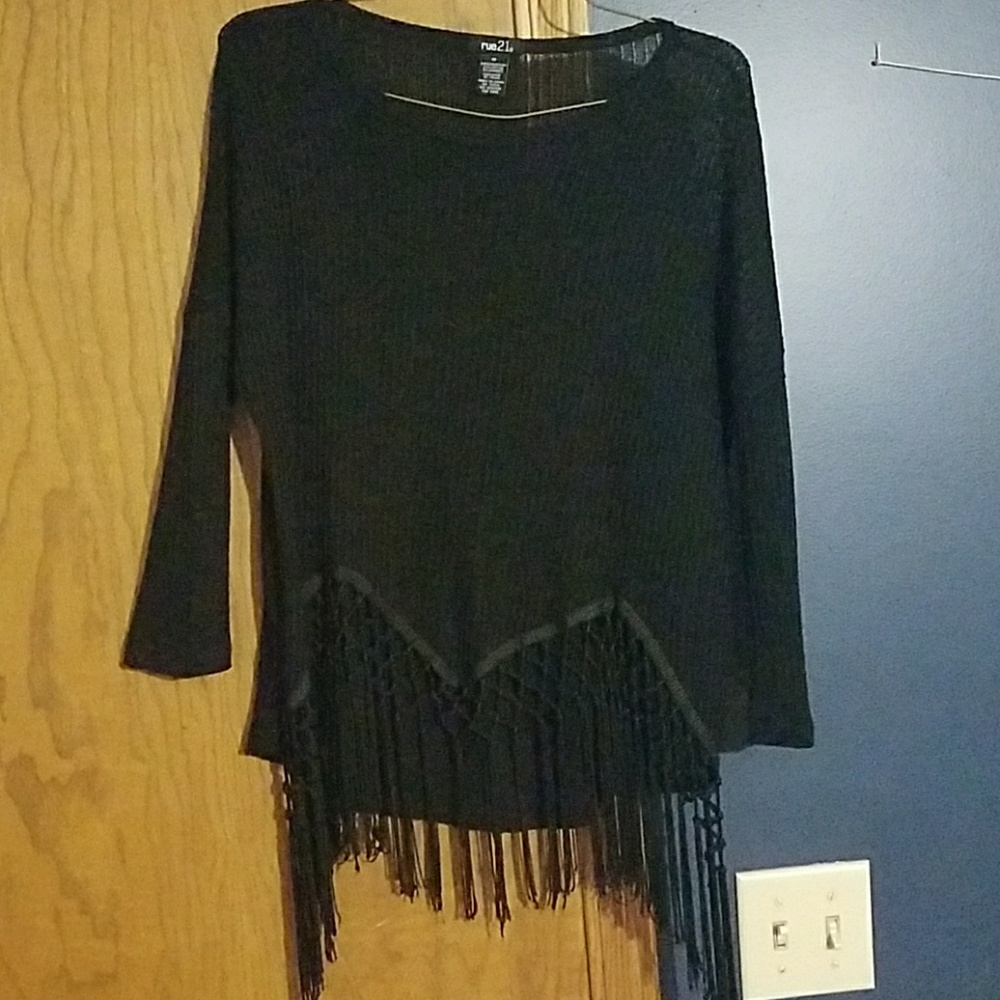 Woman's 3/4 sleeve crop top